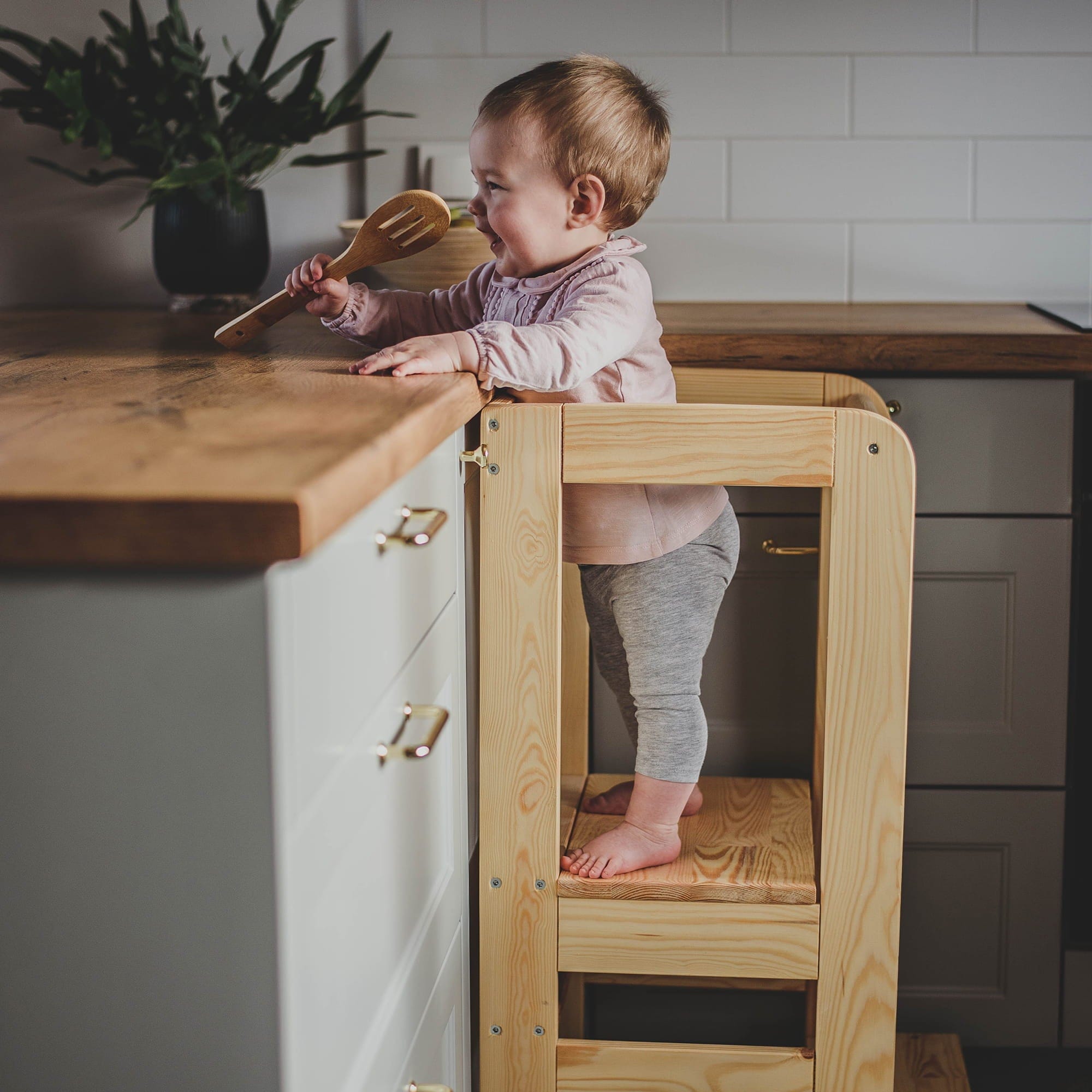 Meowbaby Kitchen Helper - Drewniany Pomocnik Kuchenny dla Dzieci